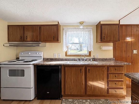 4th image of 914 Orchard Street