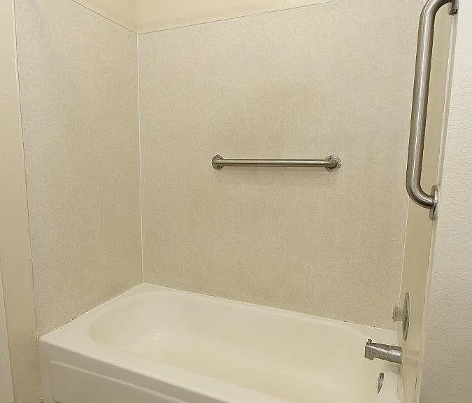551 N Moffatt Ave #7 — Photo 4