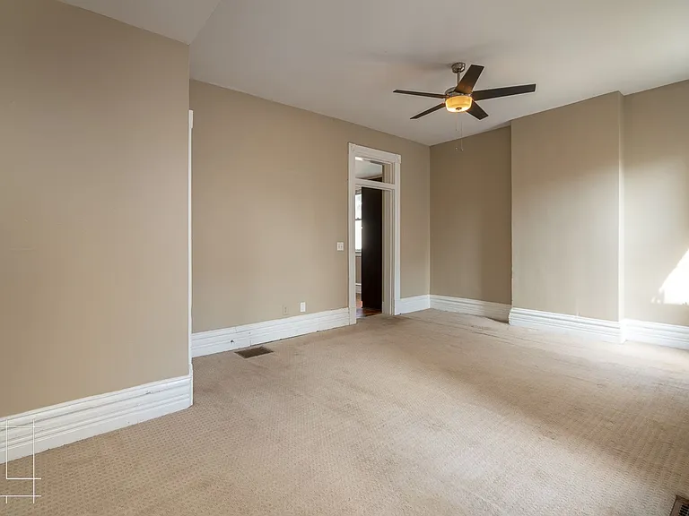216 W. Hubbard Ave — Photo 8