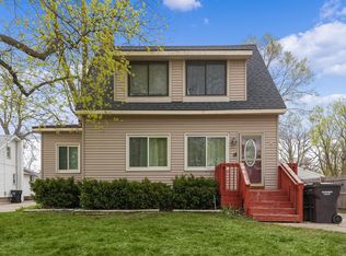 113 Maplelawn St SE, Kentwood, MI 49548