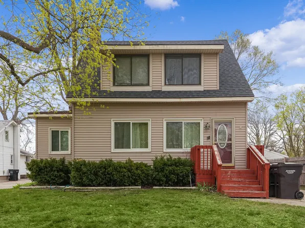 113 Maplelawn St SE, Kentwood, MI 49548