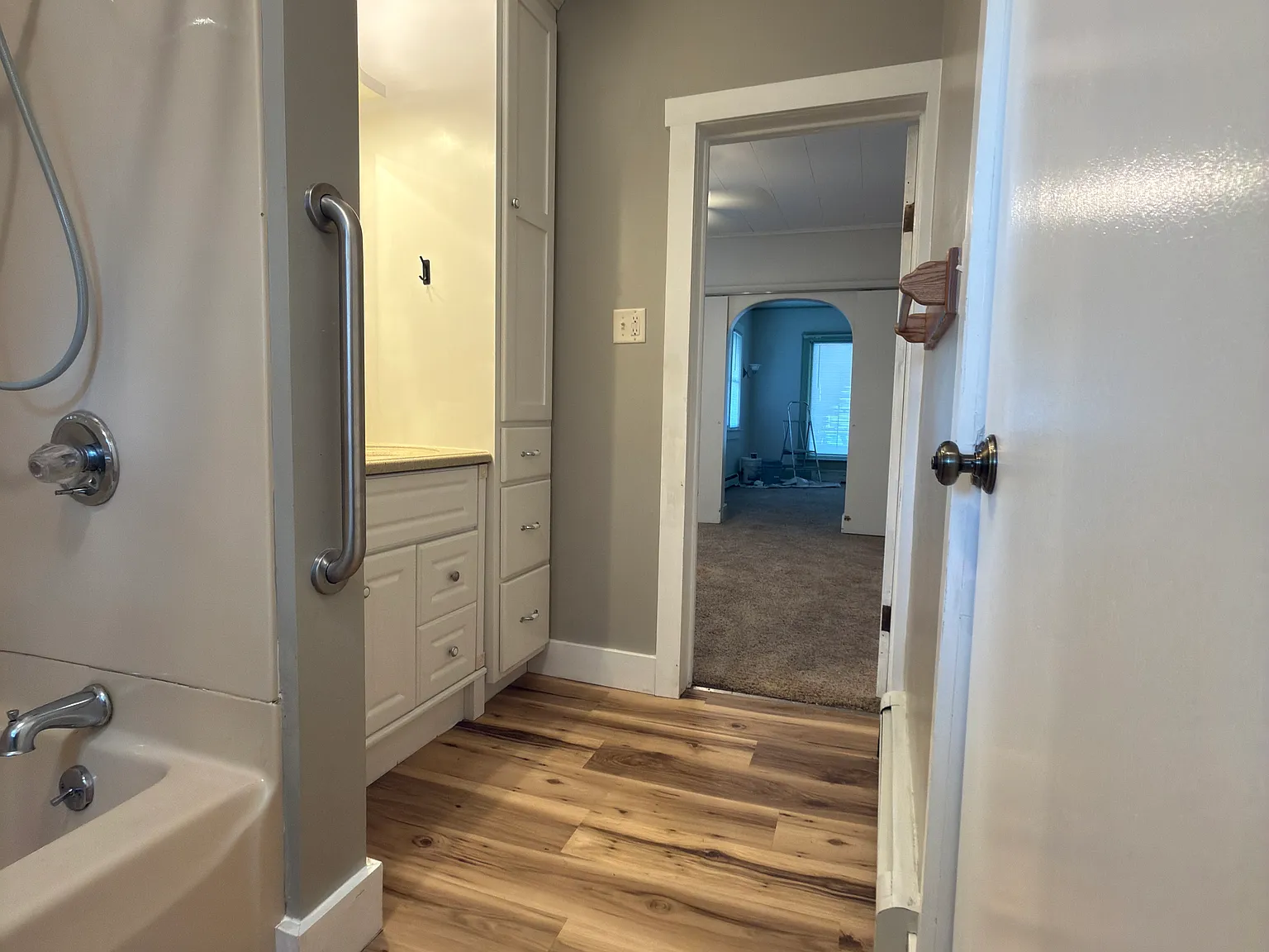 3 bed, 1.5 bath, 1400 sqft, $1,500 — Photo 4