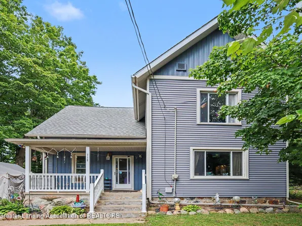 718 E Race St, Leslie, MI 49251