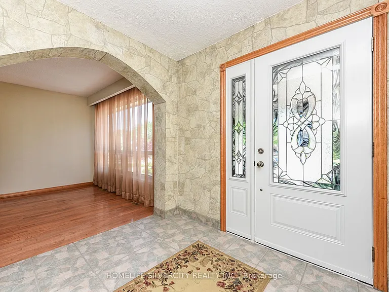 7378 Bybrook Dr — Photo 8