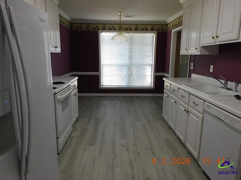 225 Waterford Dr — Photo 3