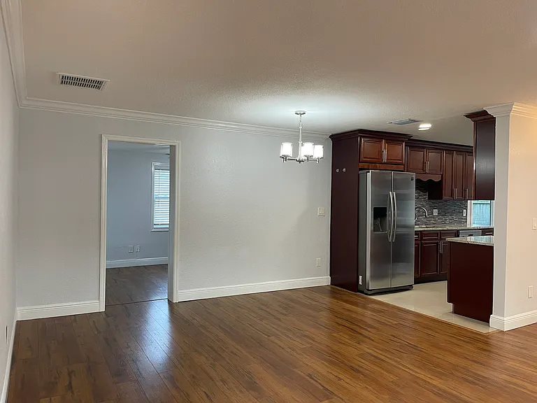 1395 Ambassador Dr — Photo 6