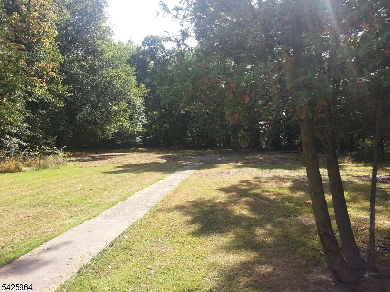 1st image of 451 River Rd