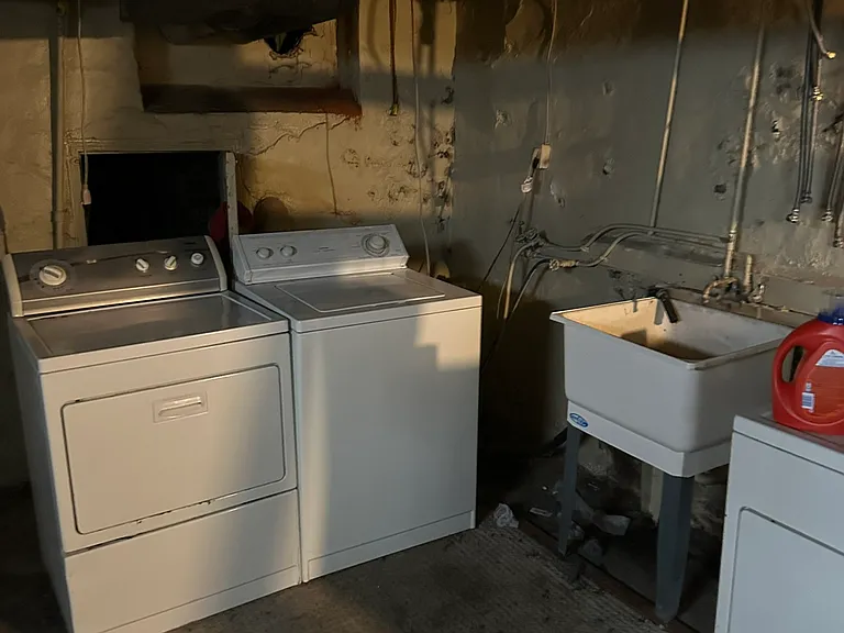2355 Wheeler St — Photo 35
