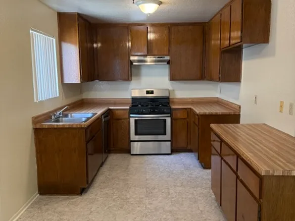 Doty Apartment North & South, 13530 Doty Ave #50, Hawthorne, CA 90250