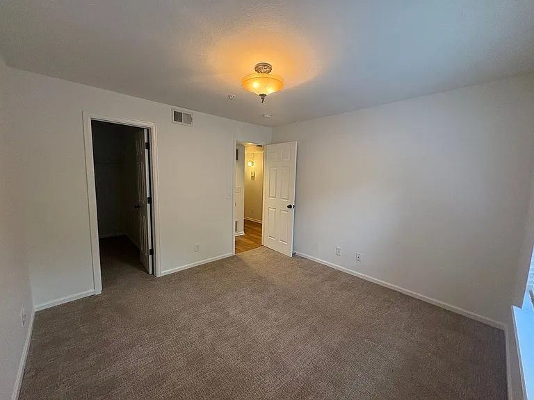 2727 Folsom St #210 — Photo 9