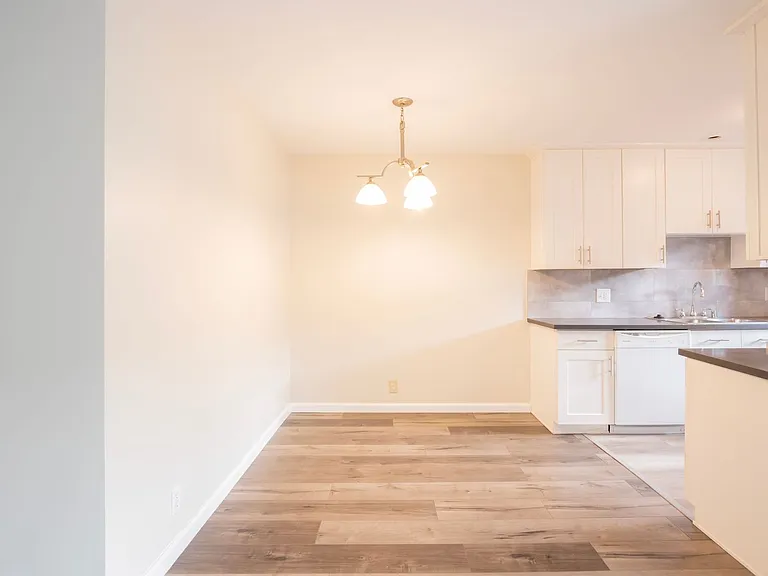 648 N Hayworth Ave — Photo 6