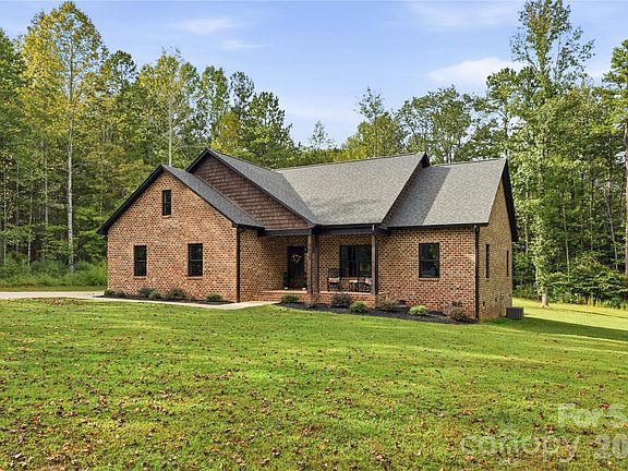 4th image of 5615 Lou Ln