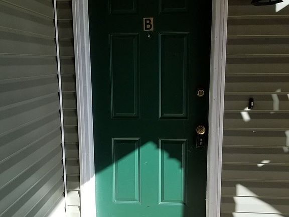 3rd image of 507 Briarwood Dr #5B