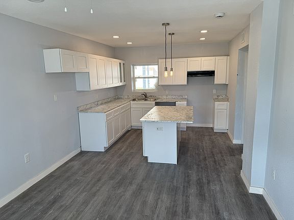 5th image of 201 W Dolphin St #3