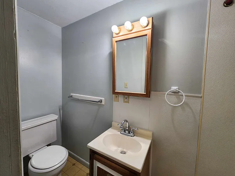 220 Evans Ave — Photo 7