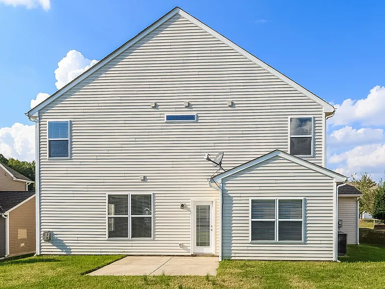 5721 Verrazano Dr — Photo 15