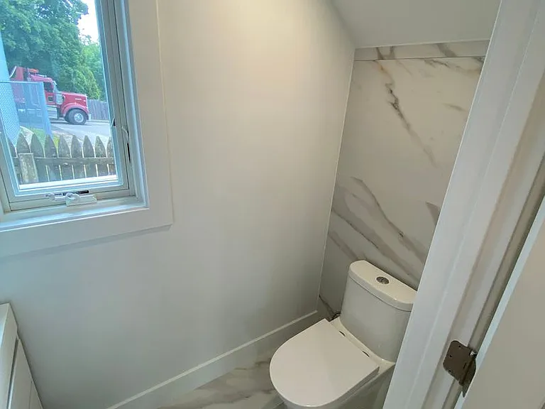 631 N Monroe St — Photo 9