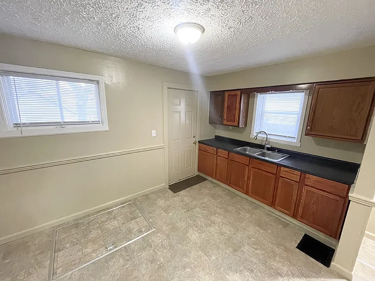 338 Villa Ave — Photo 3