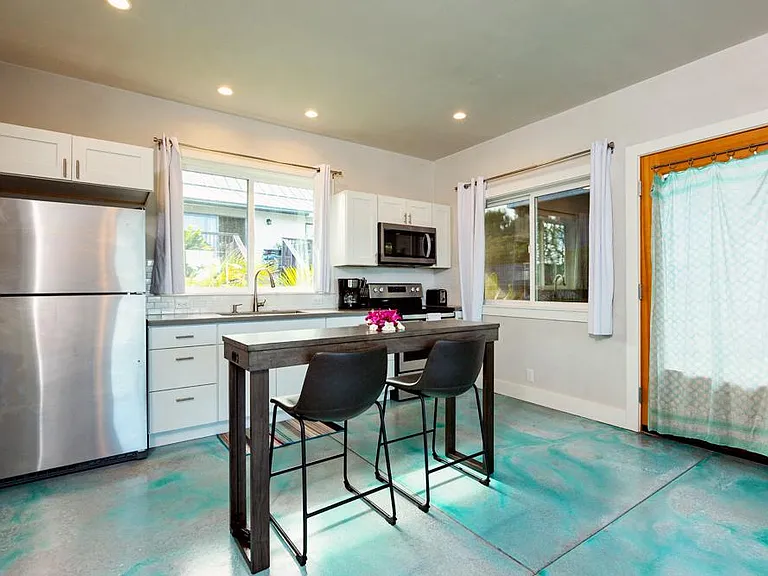 614 Hana Hwy — Photo 2