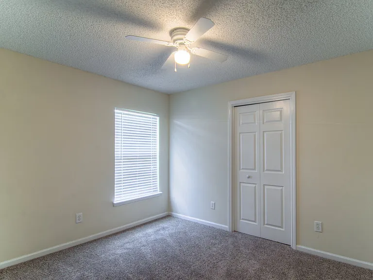 1588 Glen View St — Photo 8