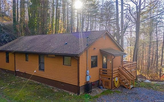 5th image of 218 Timberside Dr
