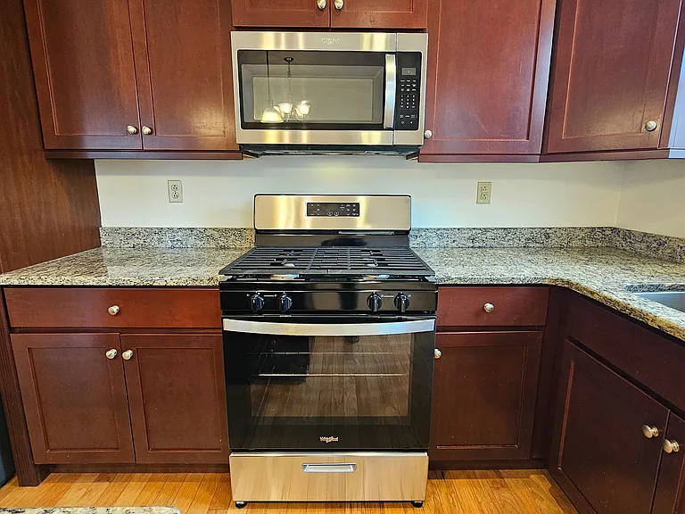 300 Canter Ct — Photo 28