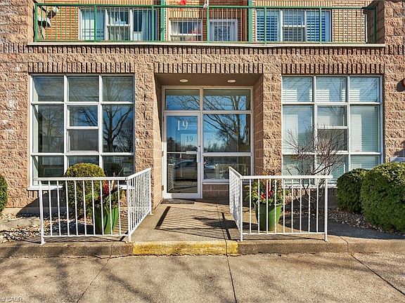 4th image of 19 Lake Ave S #303