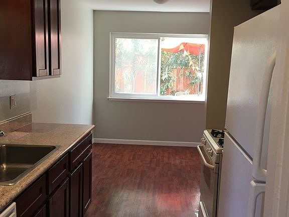2nd image of 113 Sierra Dr #113
