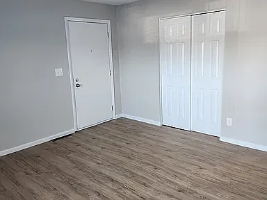 Catalina Apartments — Photo 13