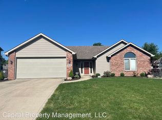210 Stormy Ridge Pl, Fort Wayne, IN 46804
