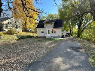 109 1st Ave NW, New London, MN 56273