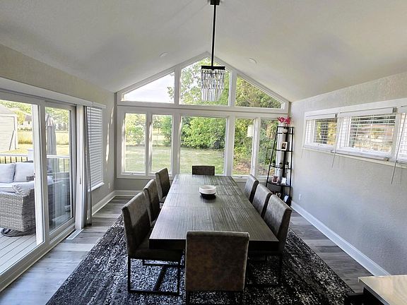 3rd image of 3531 W Rawson AVENUE