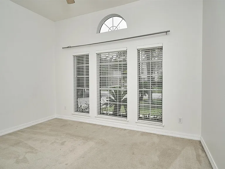 314 Shore Breeze Ln — Photo 34