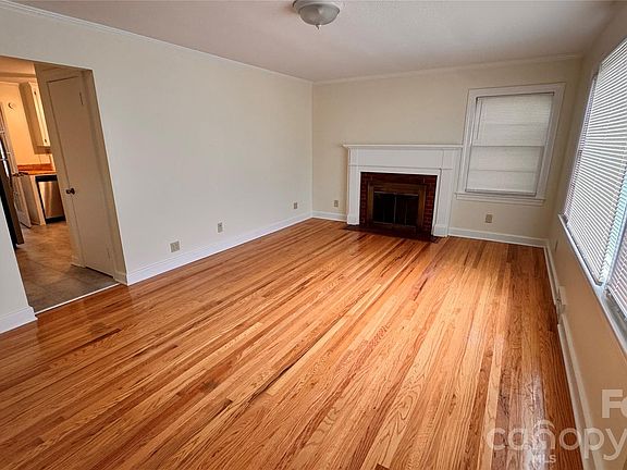 4th image of 690 Brookdale Dr