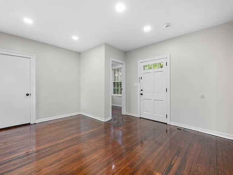 69 Maple St — Photo 12