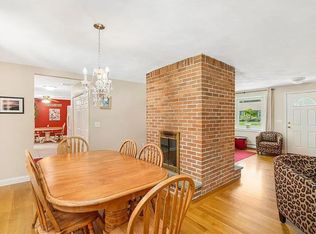 12 Briar Hill Dr, Cranston, RI 02921