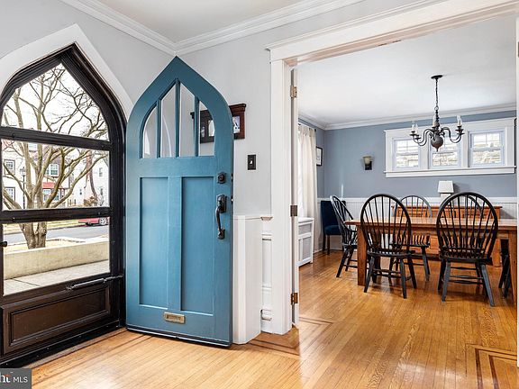 3rd image of 1021 Morgan Ave