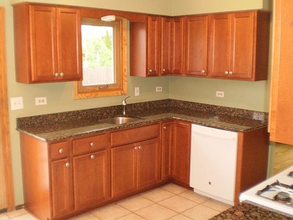 5th image of 9014 W 178th St