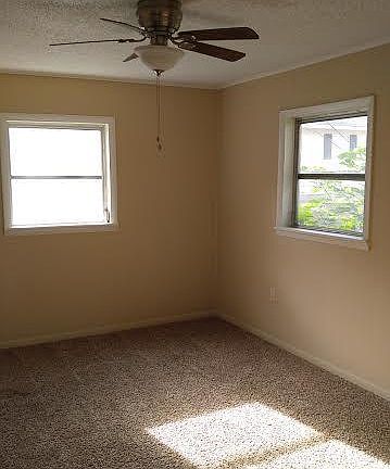 4th image of 117 NE Sanchez Ave