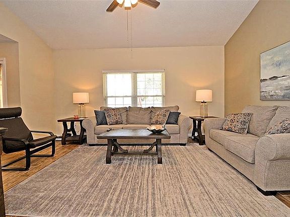 3rd image of 338 Stillwater Dr