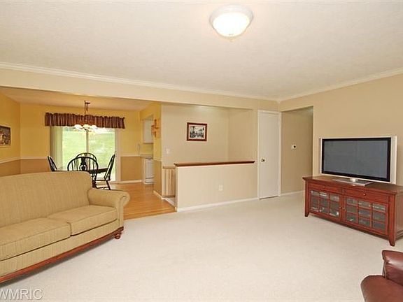 4th image of 4557 Briarhill Dr