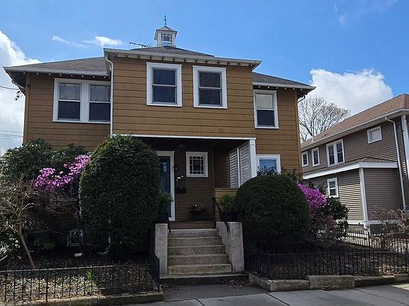 2nd image of 17 Elmira St