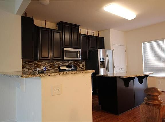 2nd image of 8 Red Rose Ln