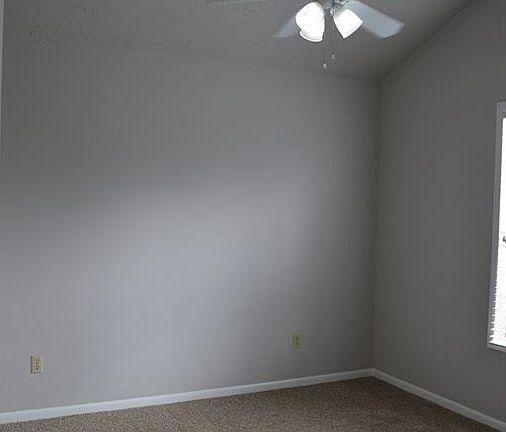 5th image of 1800 Woodsman Dr APT D