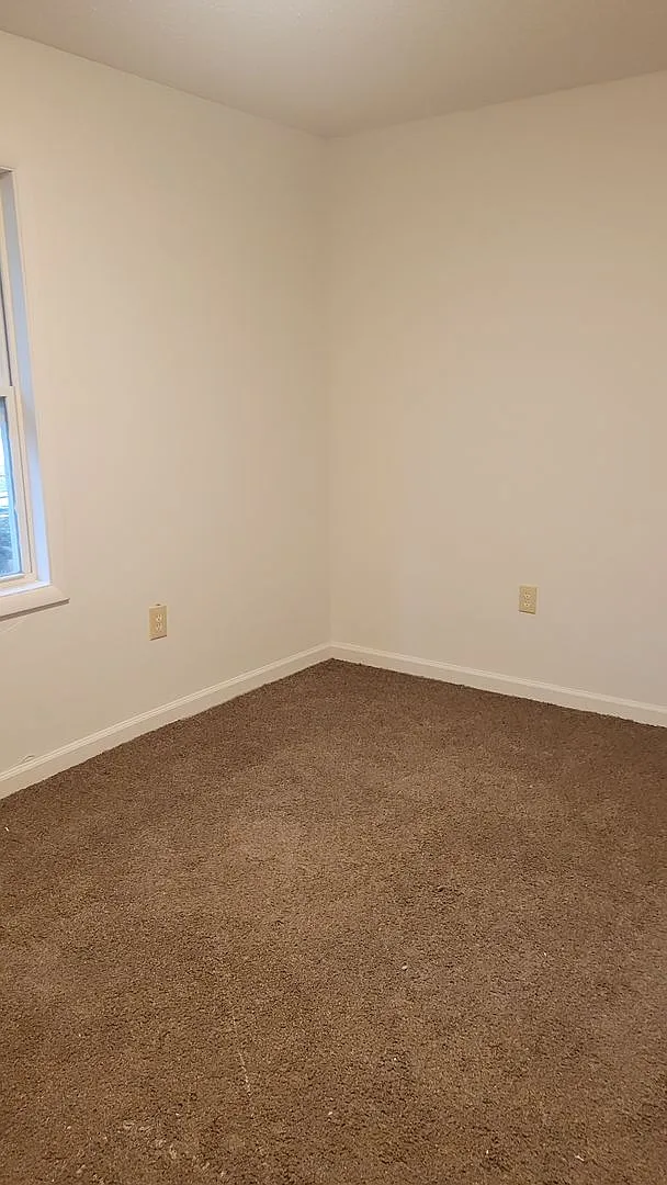Adorable 2 bed 1 bath house — Photo 3
