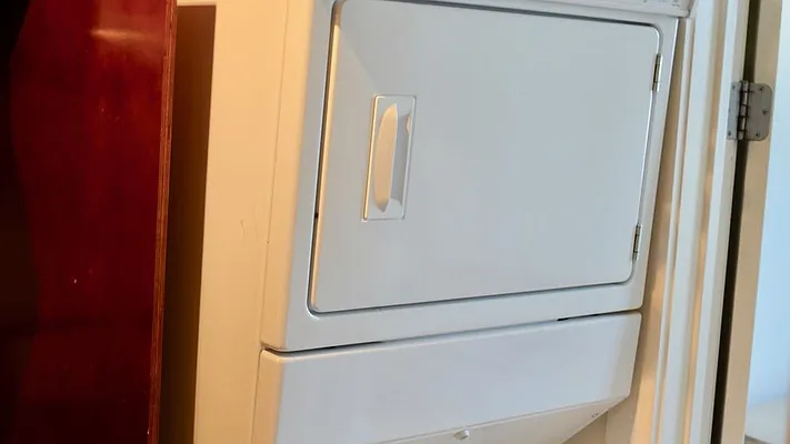 Rented by Nooklyn NYC LLC | media 30