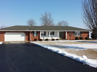 805 W Gibson St, Haubstadt, IN 47639