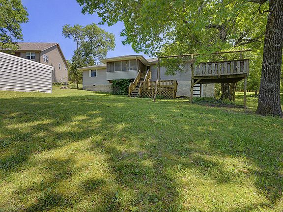 5th image of 12 Golfcrest Cir