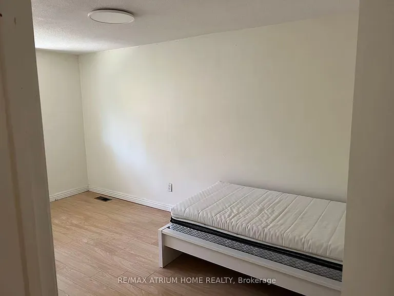 181 B Cedarvale Cres — Photo 11