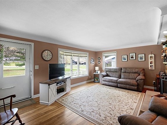3rd image of 17027 W 130th St
